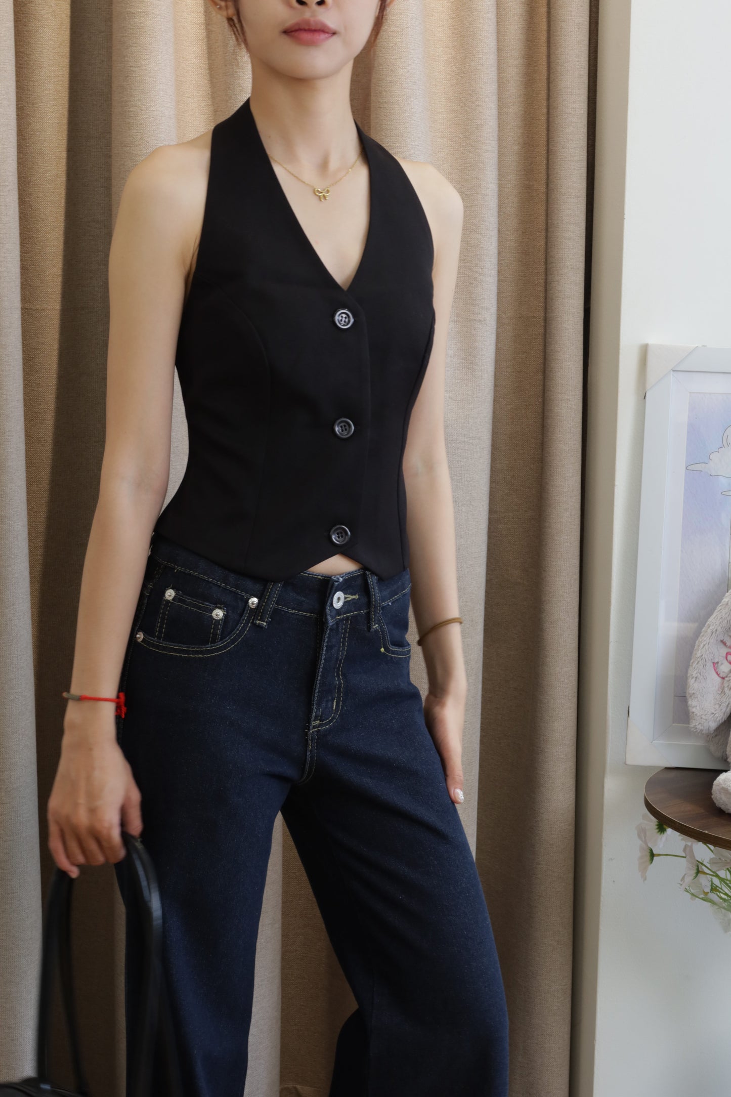 cropped sleeveless vest