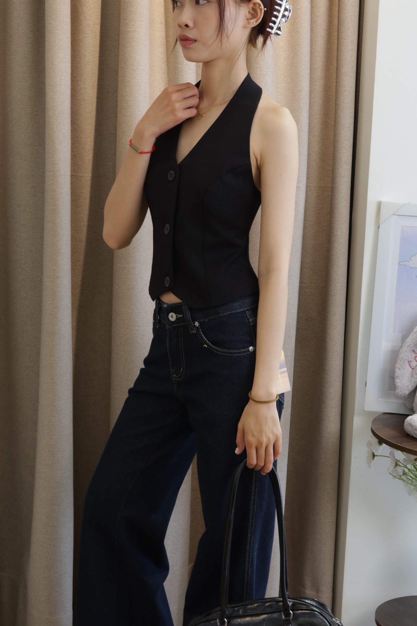 cropped sleeveless vest