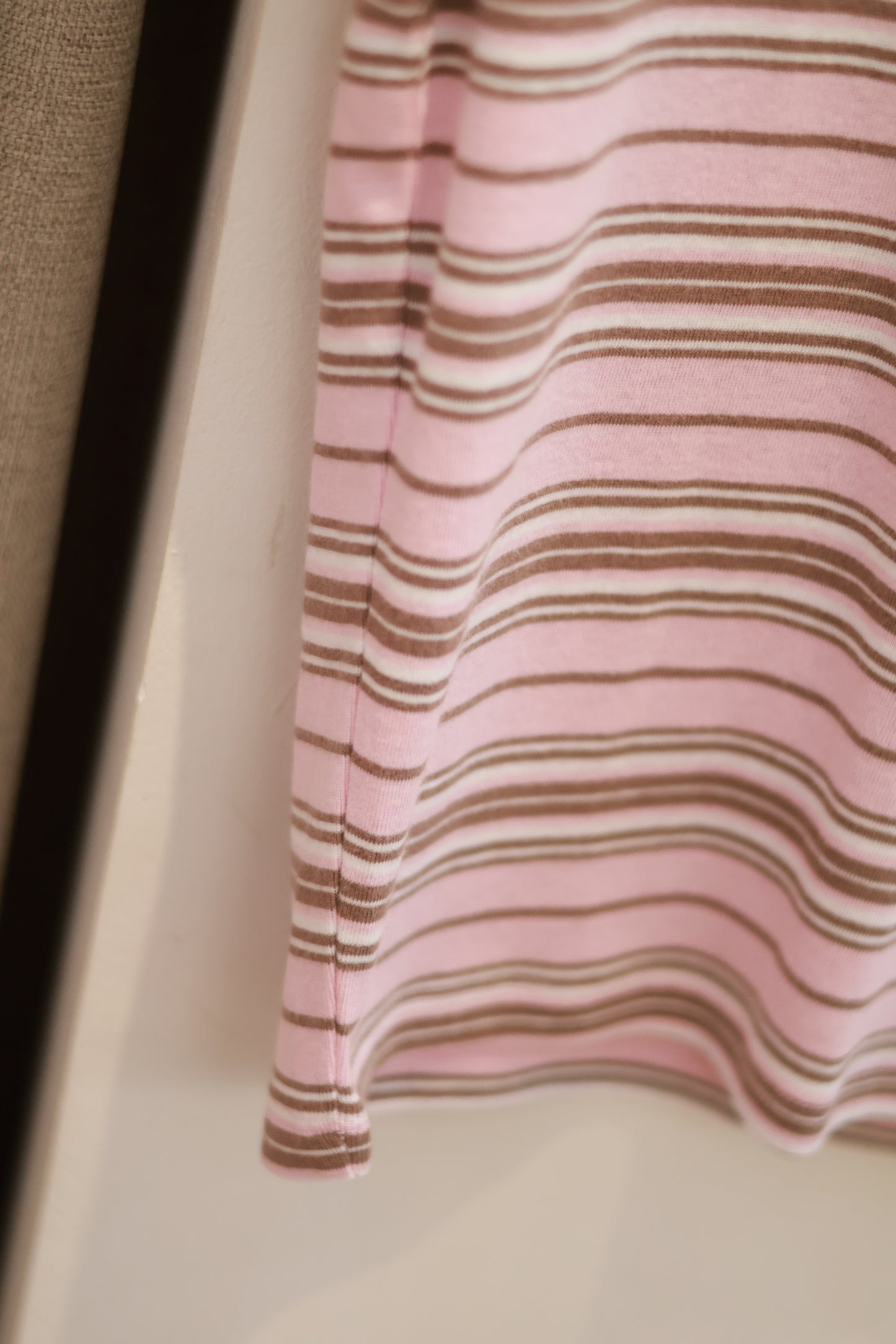 HOLLISTER Striped Academy Tee- pink