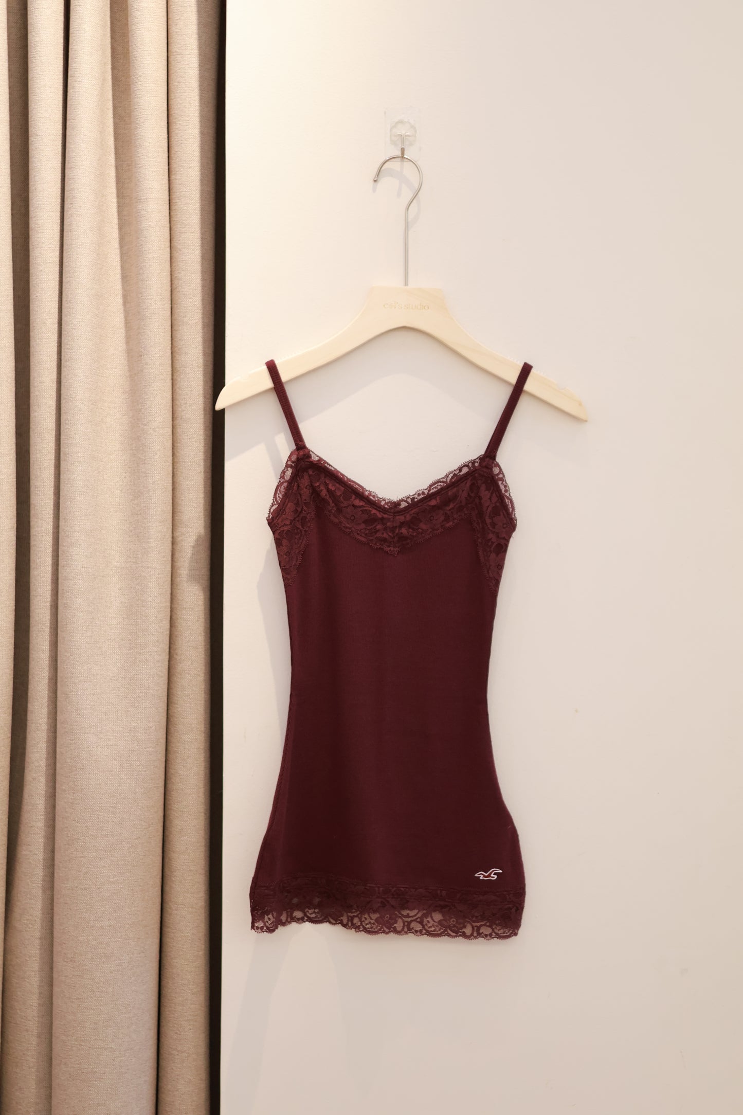 HOLLISTER Adjustable Strap Tank - Burgundy