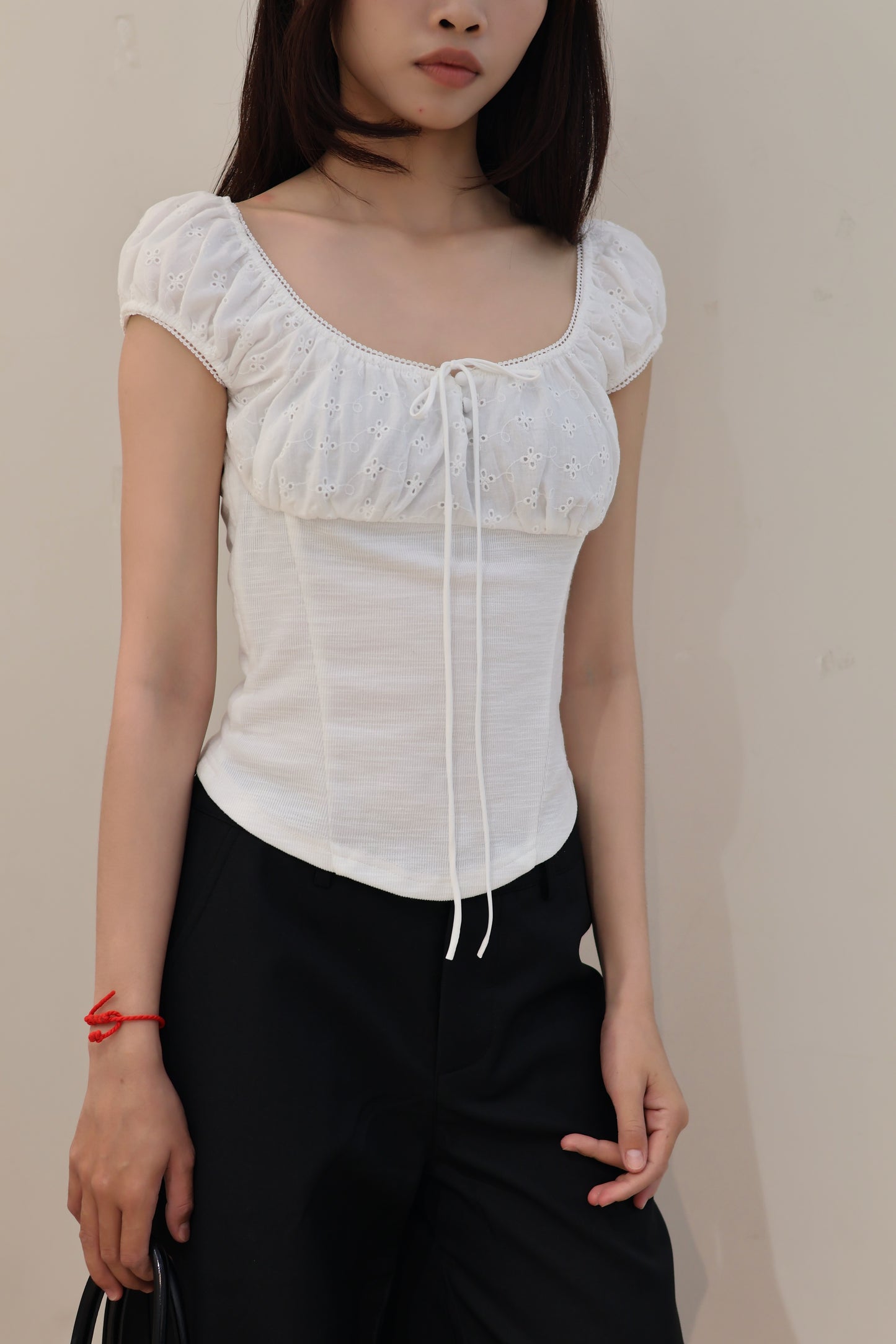 ROUND SCOOP RIBBON WHITE TOP