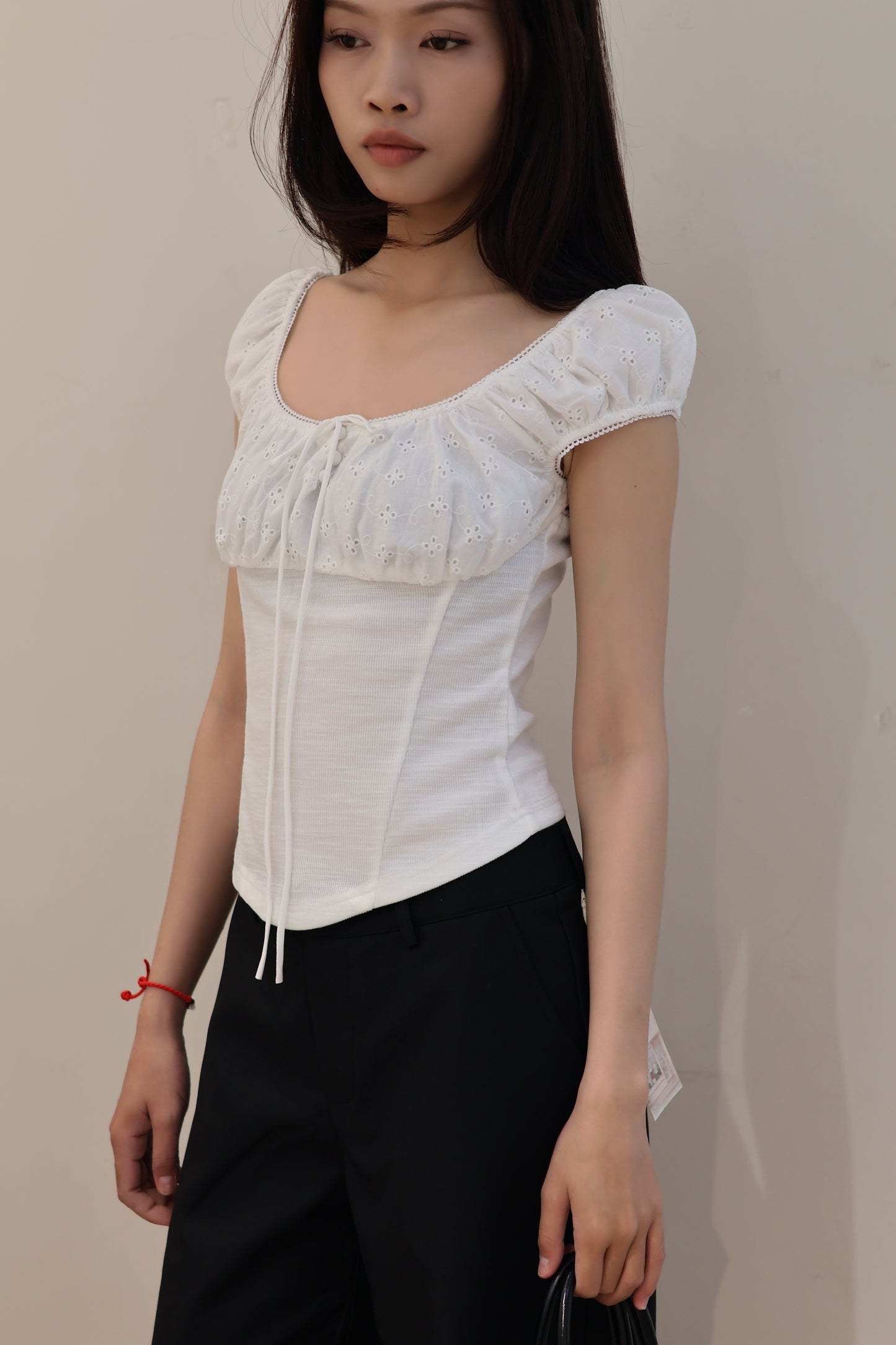 ROUND SCOOP RIBBON WHITE TOP