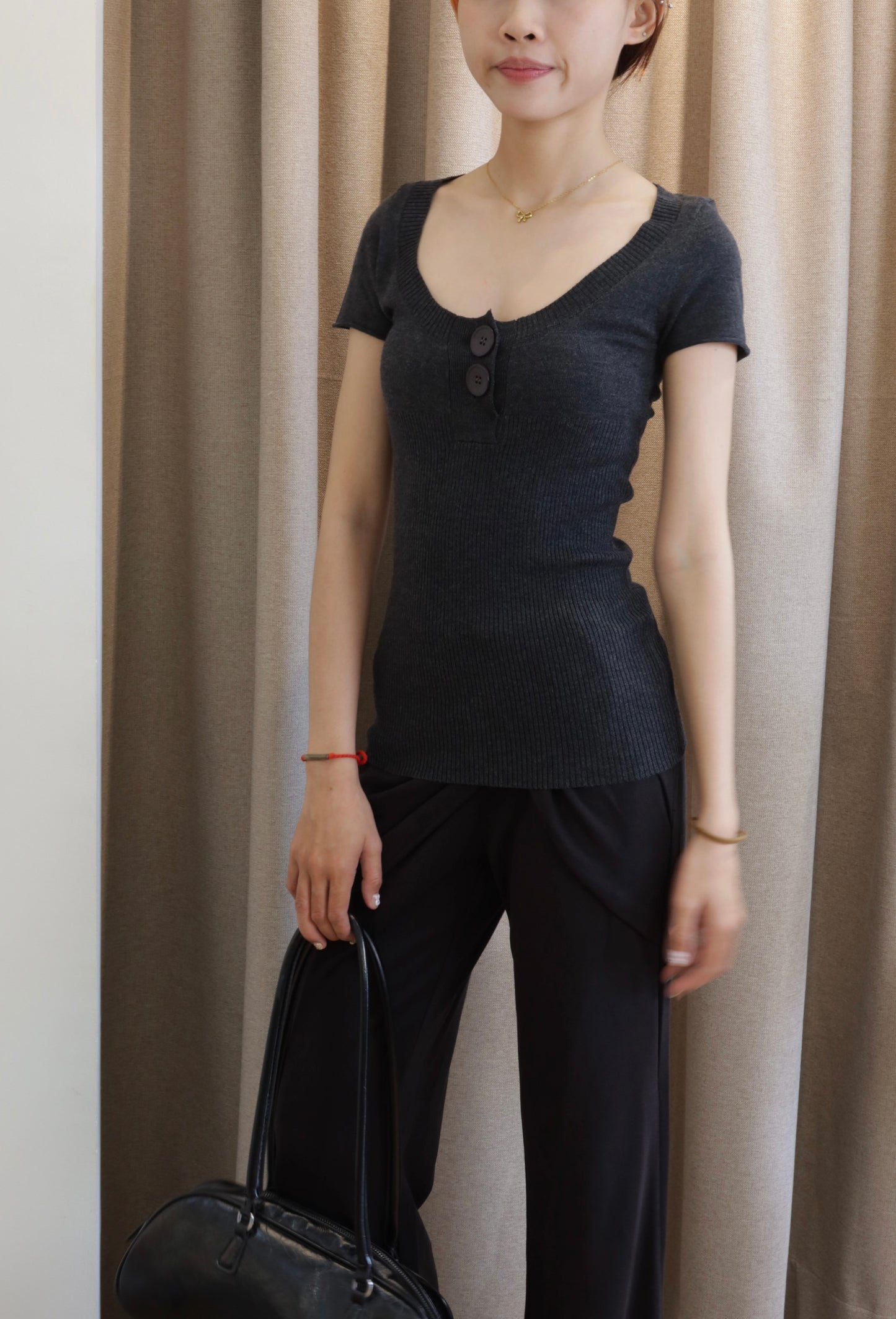 Knitted 2 buttoned SS top