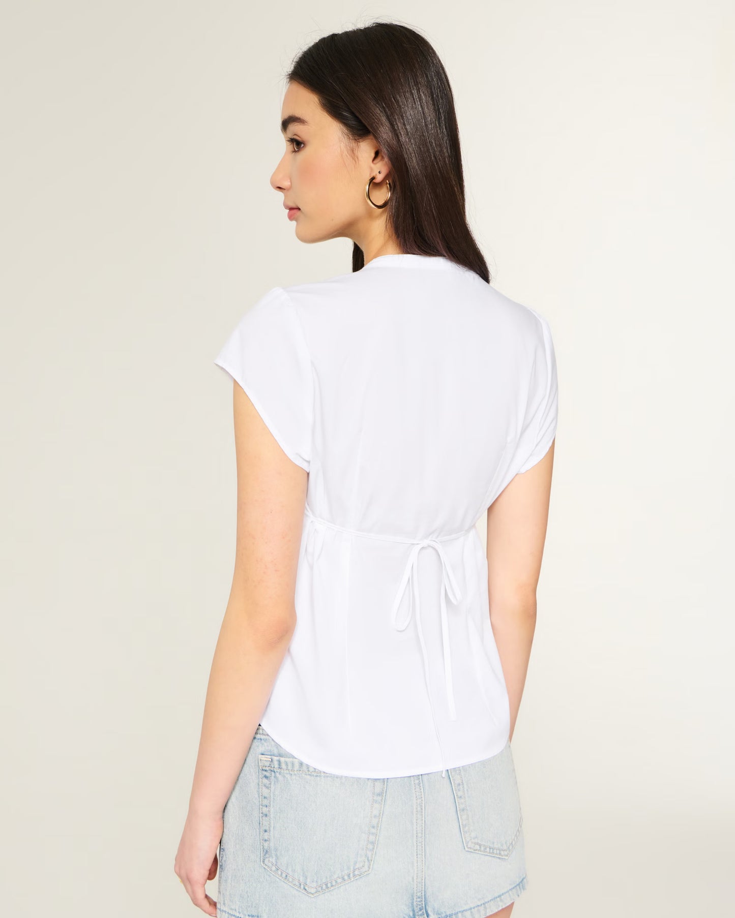 HOLLISTER V CUT RUNCHED VLOUSE