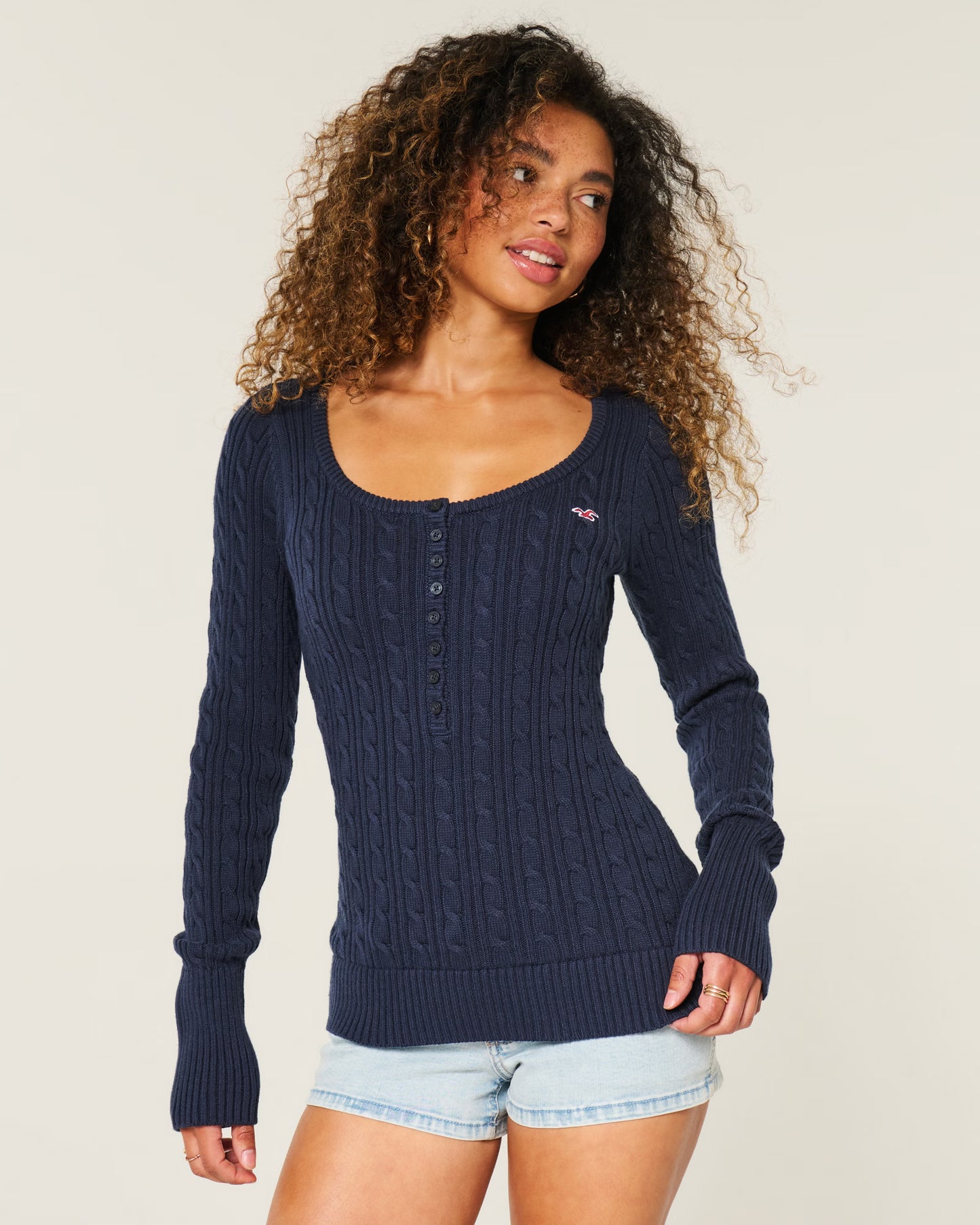 HOLLISTER BUTTONED KNITTED SWEATER