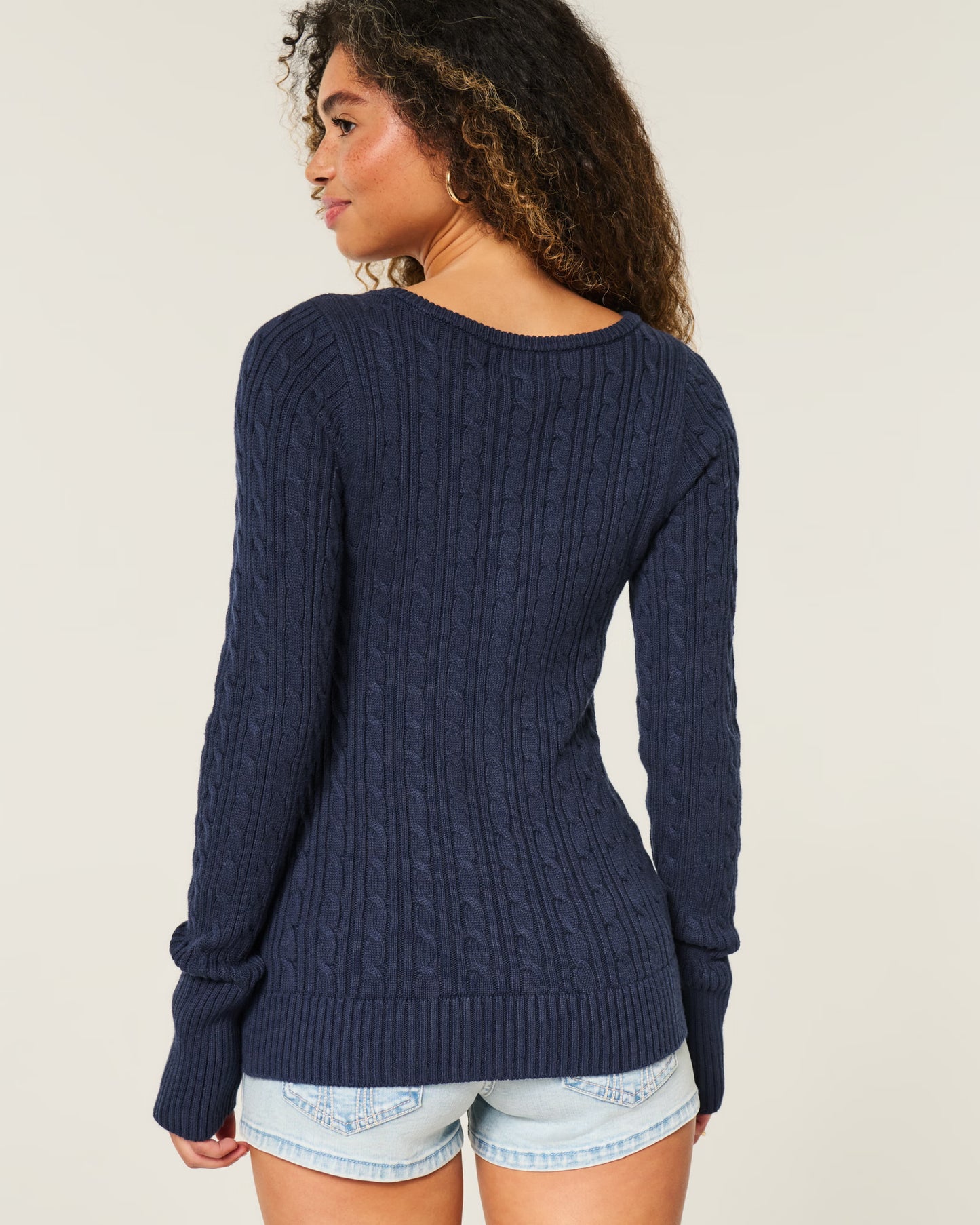 HOLLISTER BUTTONED KNITTED SWEATER