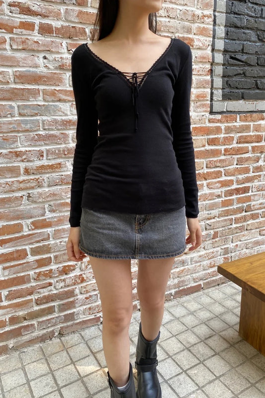 BRANDY MELVILLE Tania V-Neck Lace Top  -FADED BLACK