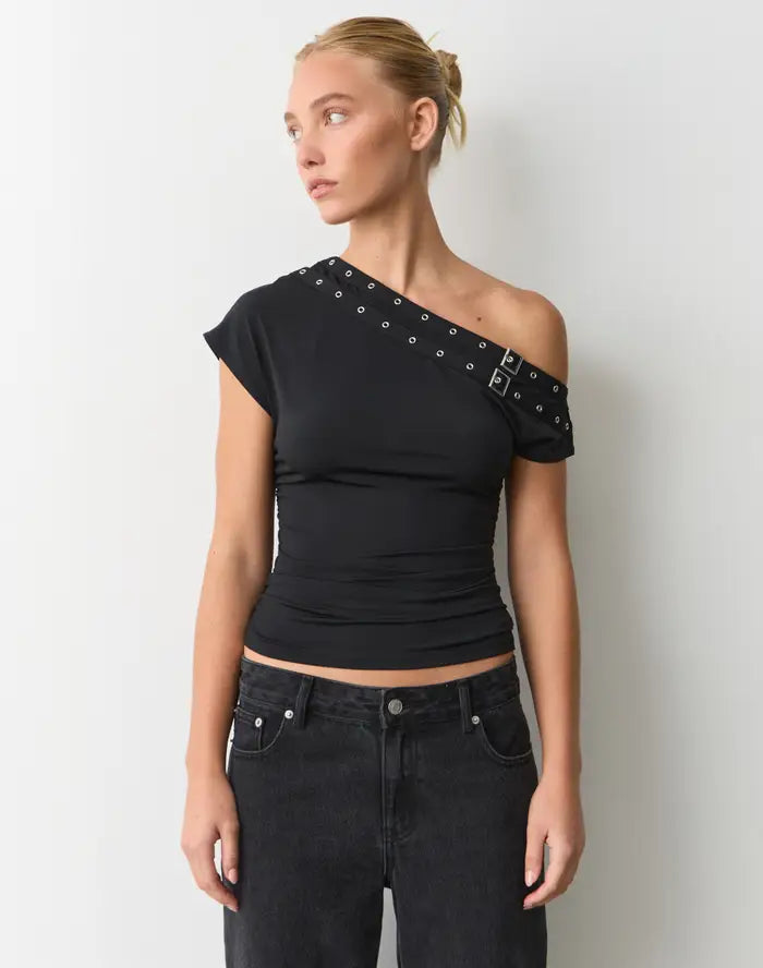GLASSONS Off Shoulder Knit Top
