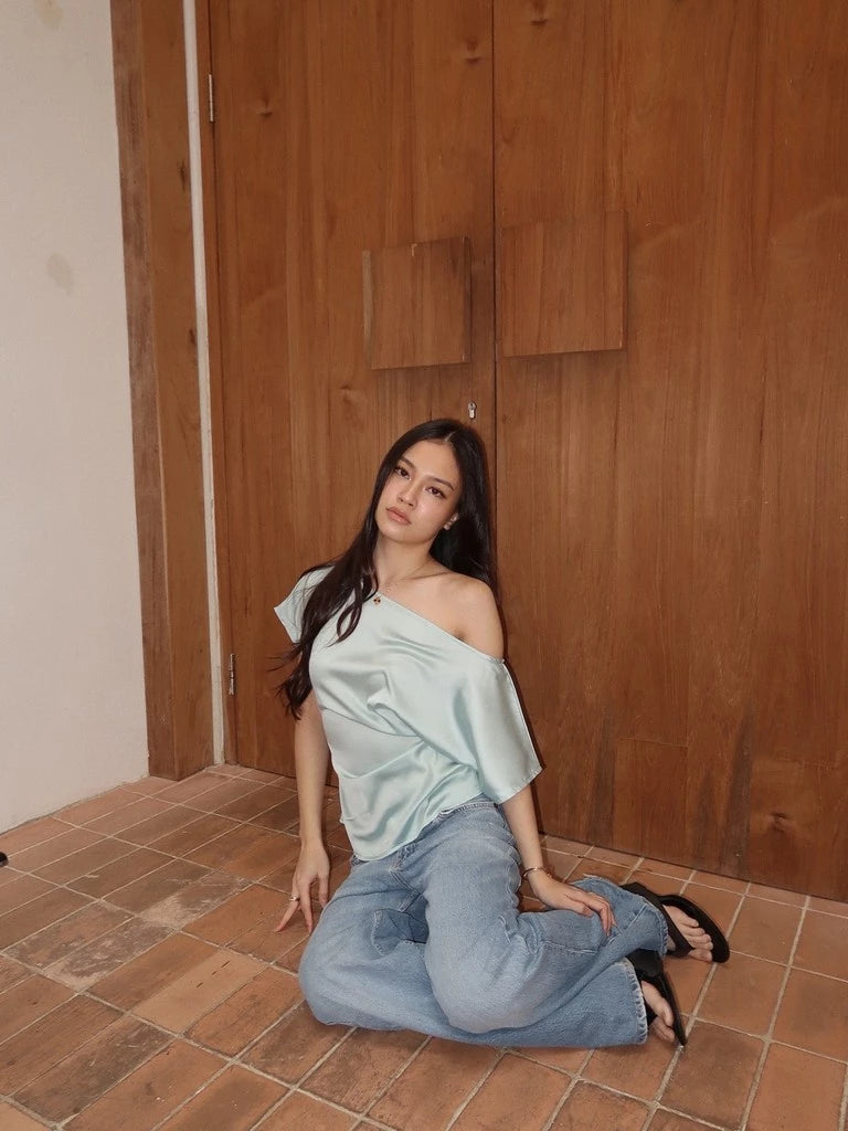STUDIO RUE SATIN OFFSHOULDER