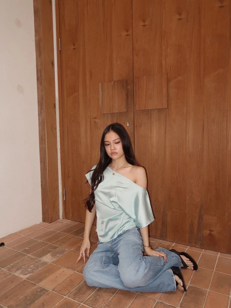 STUDIO RUE SATIN OFFSHOULDER
