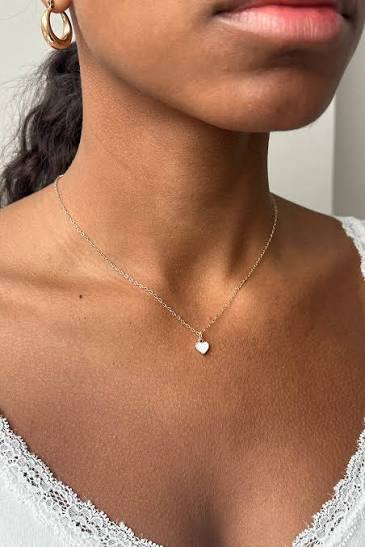 BRANDY WHITE HEART NECKLACE