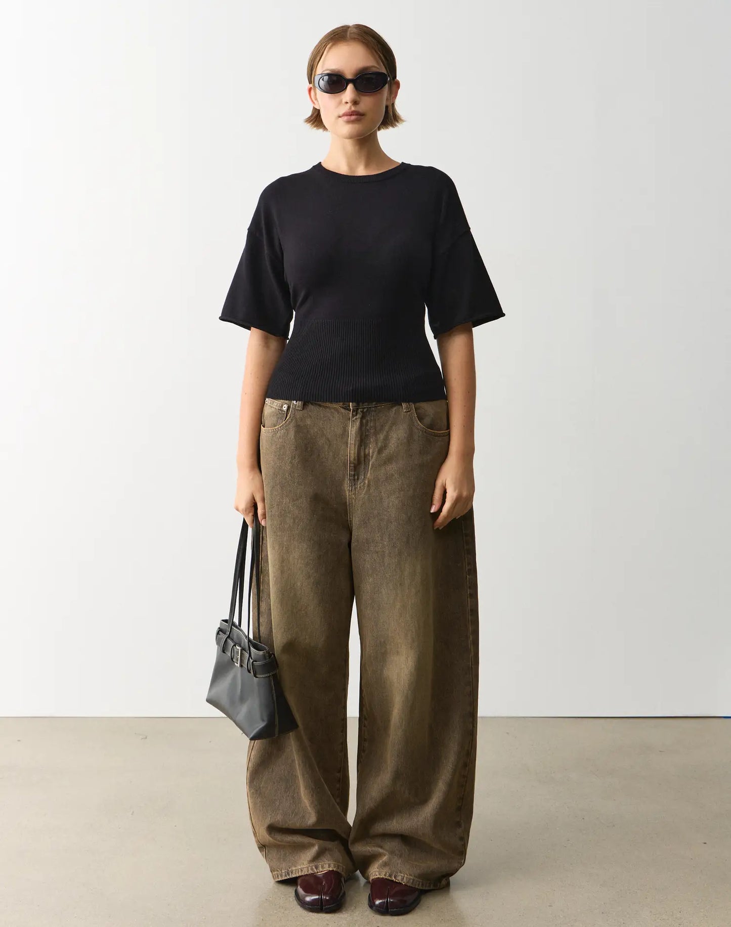 GLASSONS Short Sleeve Rib Waist Knit Top