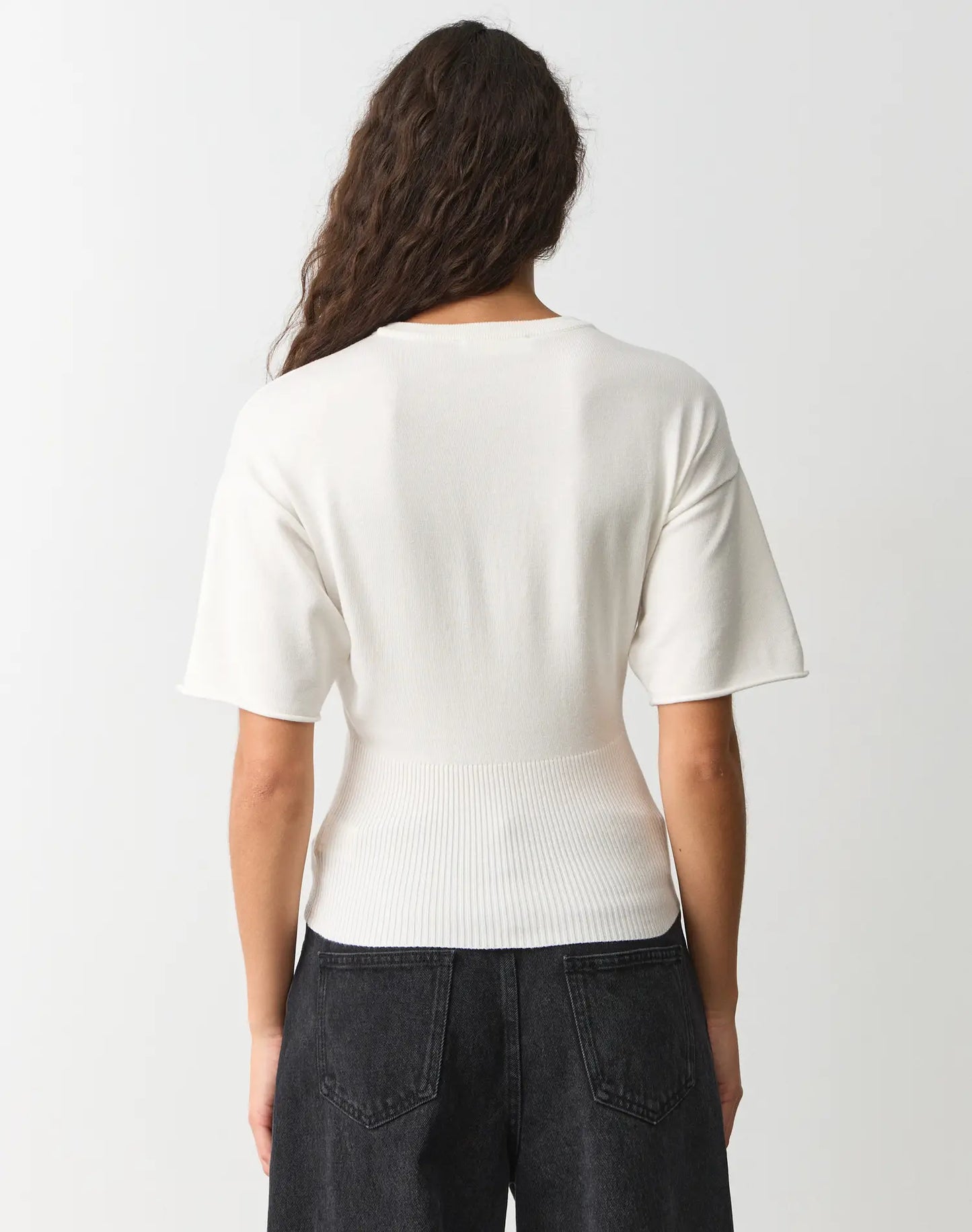 GLASSONS Short Sleeve Rib Waist Knit Top