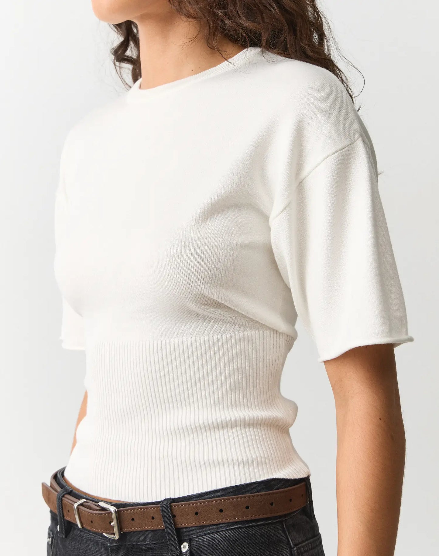 GLASSONS Short Sleeve Rib Waist Knit Top