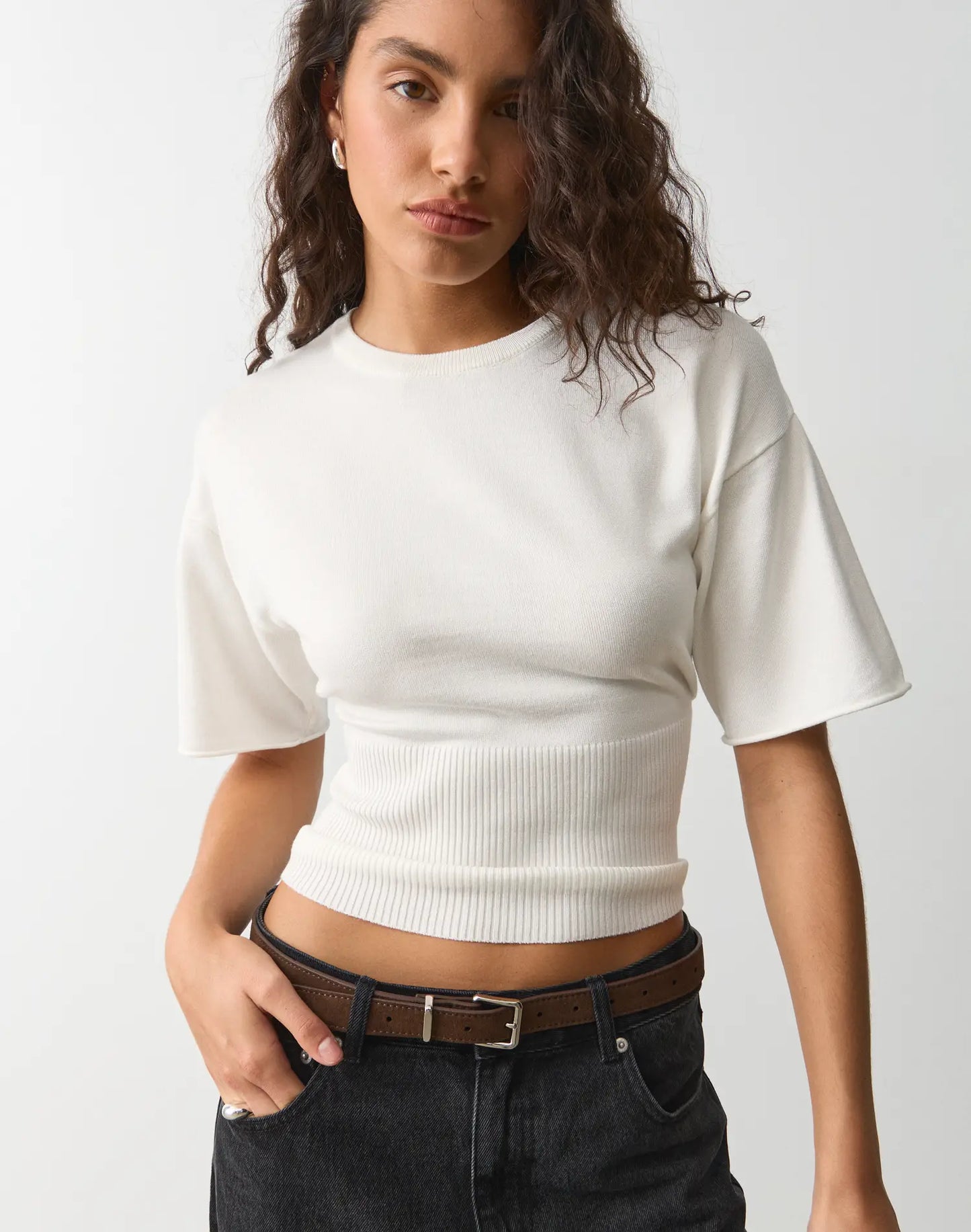 GLASSONS Short Sleeve Rib Waist Knit Top