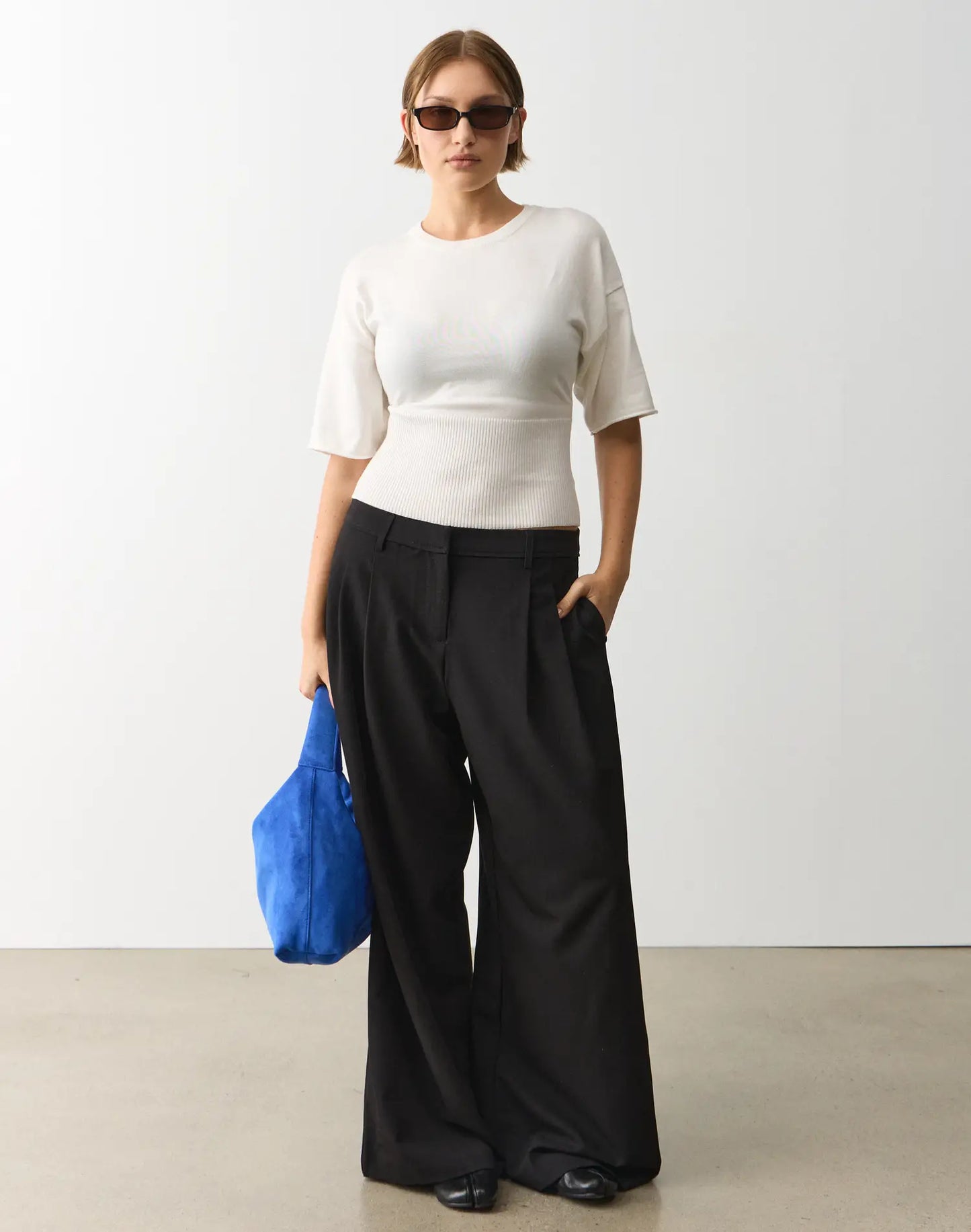 GLASSONS Short Sleeve Rib Waist Knit Top