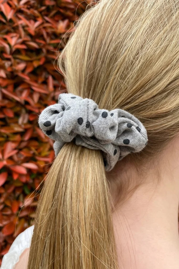 BRANDY POLKA DOTS SCRUNCHIE  -GRAY