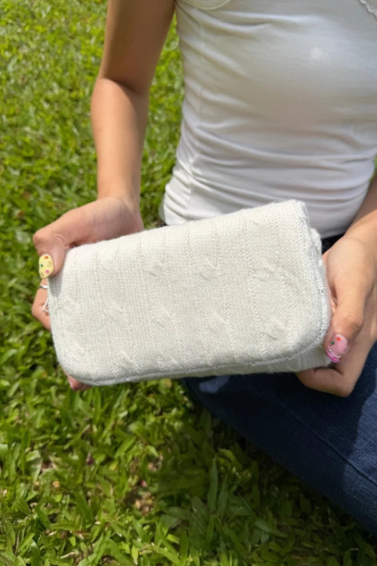 BRANDY Makeup Bag- knitted